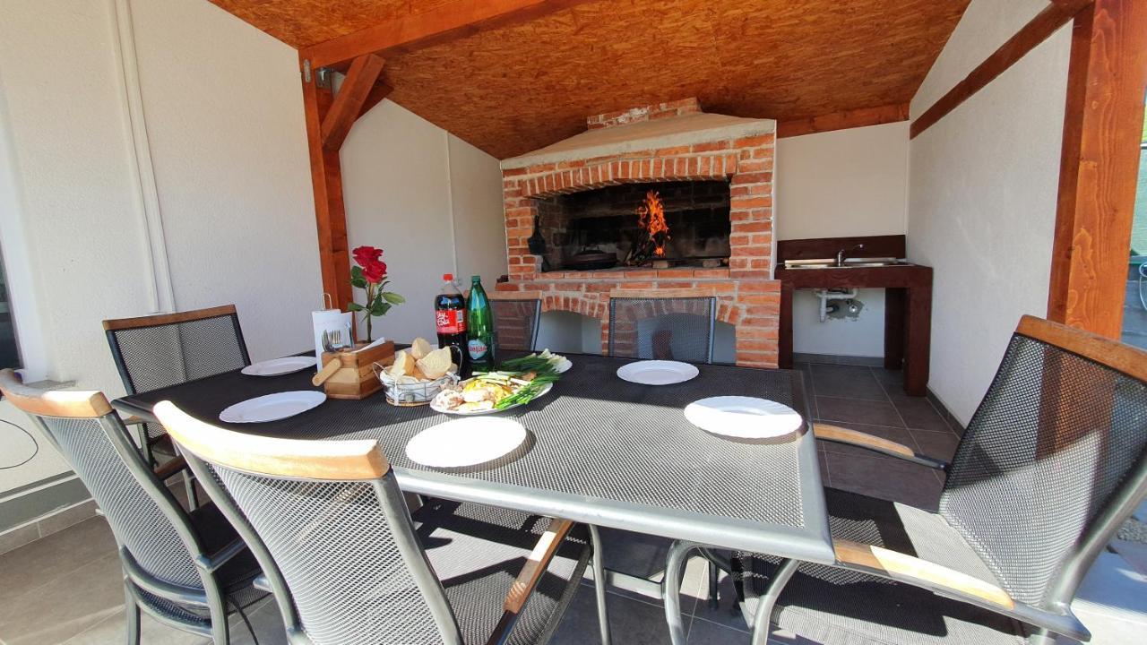 Holiday Home Emma Bihac Exterior photo
